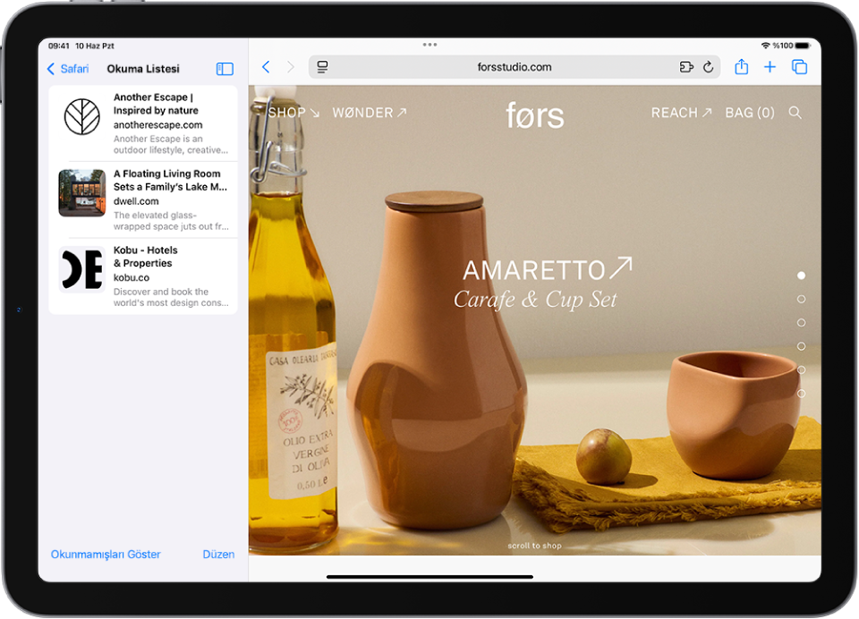 Safari’de, sol taraftaki kenar çubuğunda Okuma Listesi açık ve Okuma Listesi’ne kaydedilmiş web sitelerinin listesini görüntülüyor.